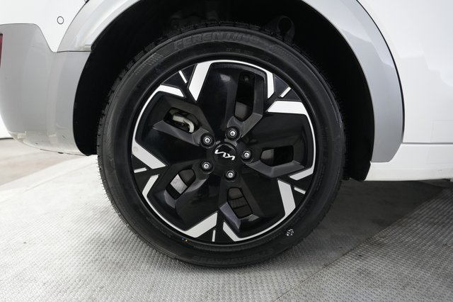 2023 Kia Niro EV — photo 17 of 21