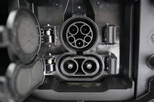 2024 Subaru Solterra — photo 8 of 23
