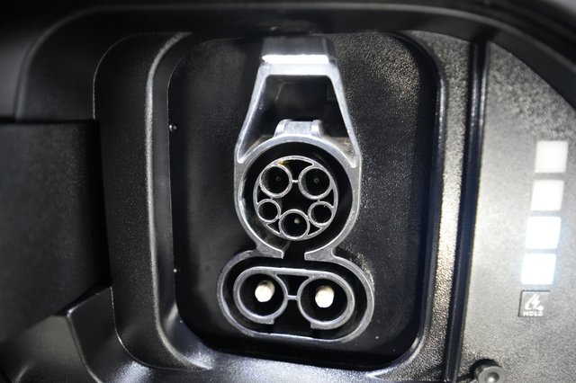 2024 Hyundai Kona Electric — photo 8 of 23