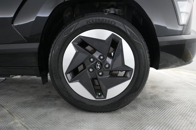 2024 Hyundai Kona Electric — photo 7 of 23