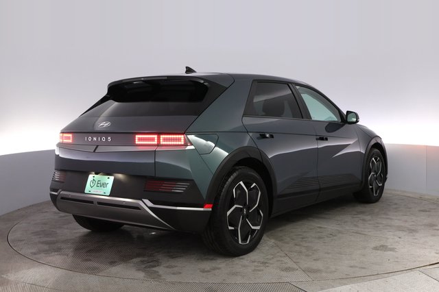 2024 Hyundai IONIQ 5 — photo 2 of 21