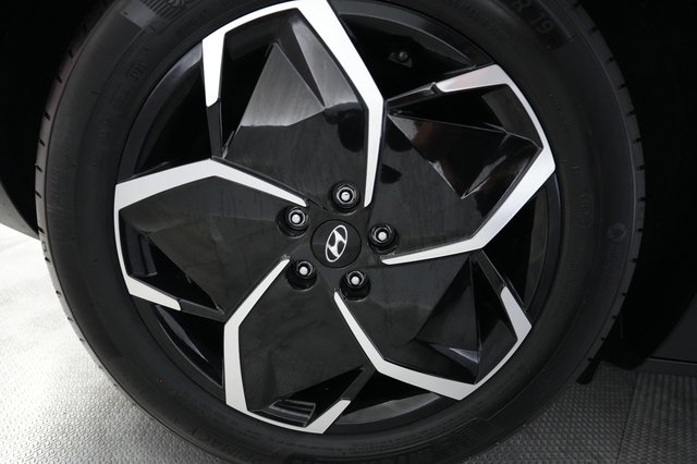 2024 Hyundai IONIQ 5 — photo 17 of 21
