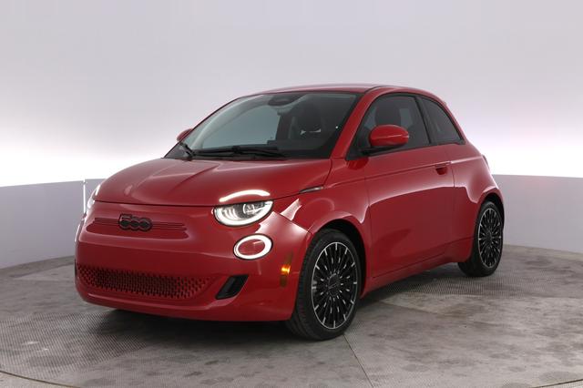 2024 Fiat 500e — VIN ZFAFFAA43RX206943