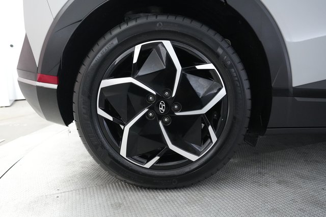 2024 Hyundai IONIQ 5 — photo 17 of 24