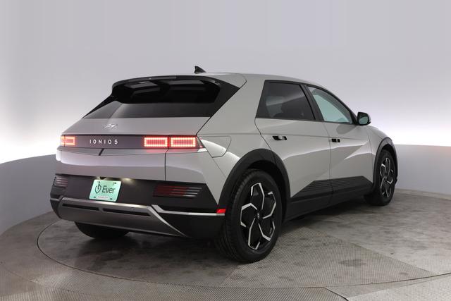 2024 Hyundai IONIQ 5 — photo 2 of 24