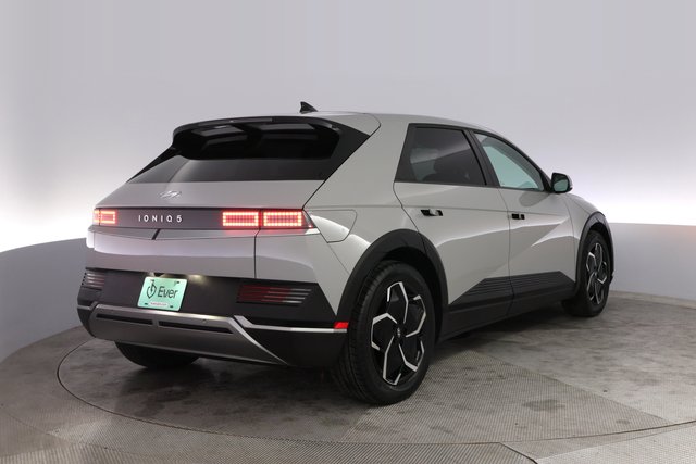 2024 Hyundai IONIQ 5 — photo 2 of 24