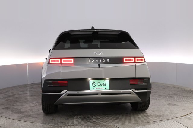 2024 Hyundai IONIQ 5 — photo 12 of 24