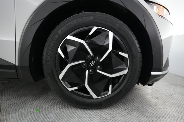 2024 Hyundai IONIQ 5 — photo 16 of 24