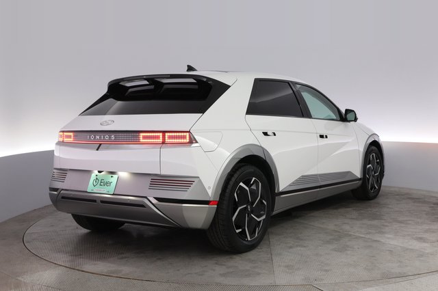 2024 Hyundai IONIQ 5 — photo 2 of 24