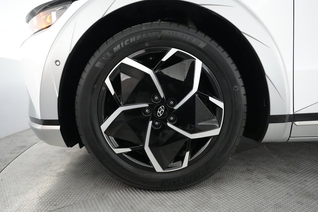 2024 Hyundai IONIQ 5 — photo 15 of 24