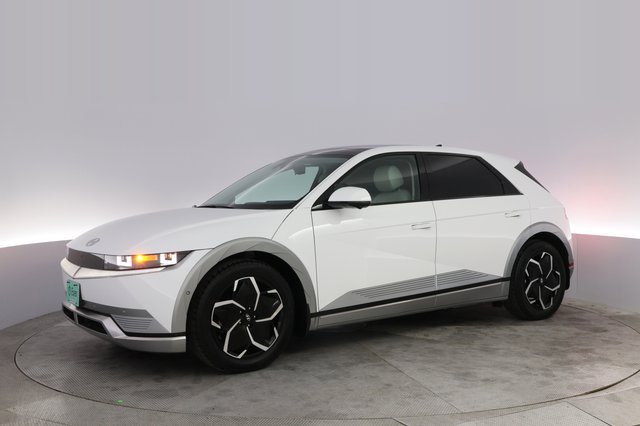 2024 Hyundai IONIQ 5 — photo 14 of 24