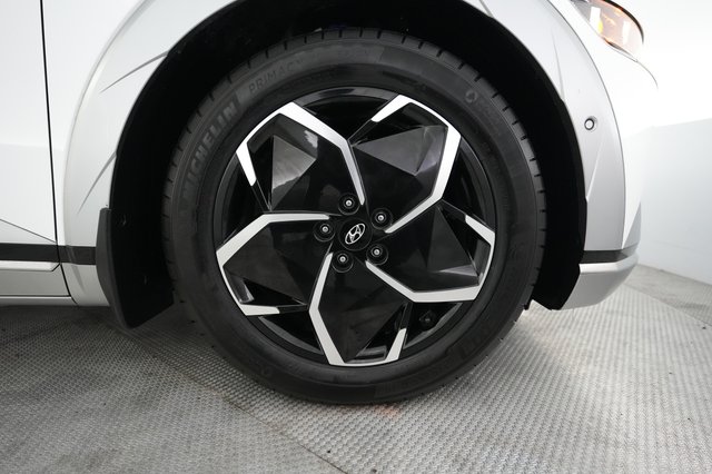 2024 Hyundai IONIQ 5 — photo 16 of 24
