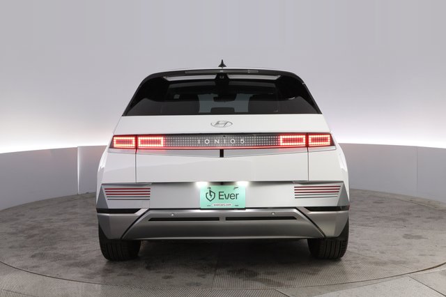 2024 Hyundai IONIQ 5 — photo 12 of 24
