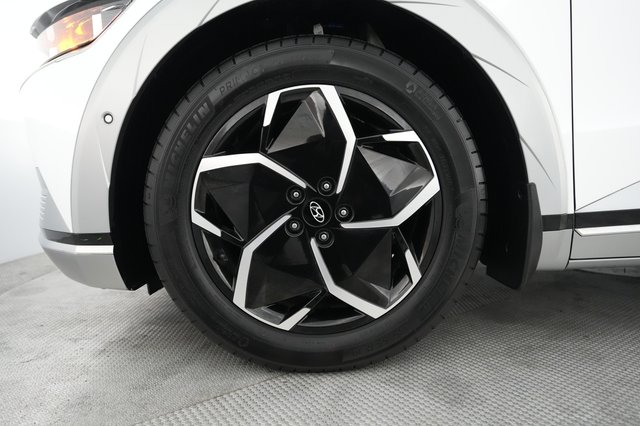 2024 Hyundai IONIQ 5 — photo 15 of 24