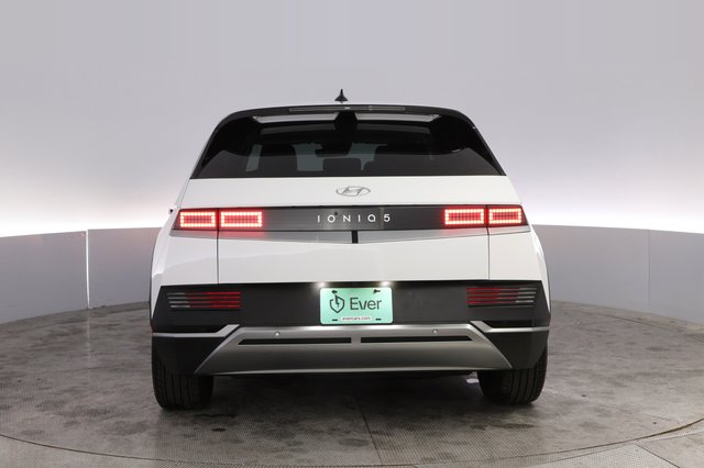 2024 Hyundai IONIQ 5 — photo 12 of 21