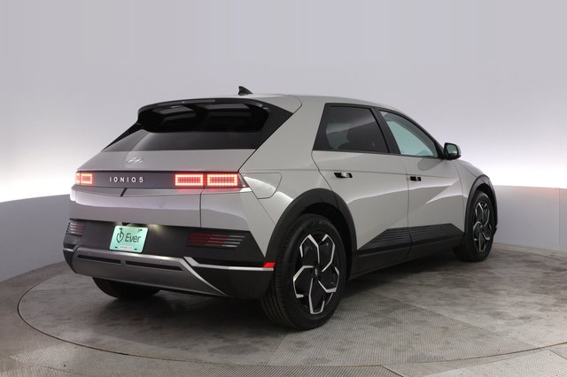 2024 Hyundai IONIQ 5 — photo 2 of 21
