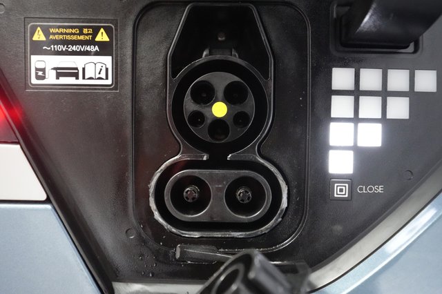 2024 Hyundai IONIQ 5 — photo 8 of 24