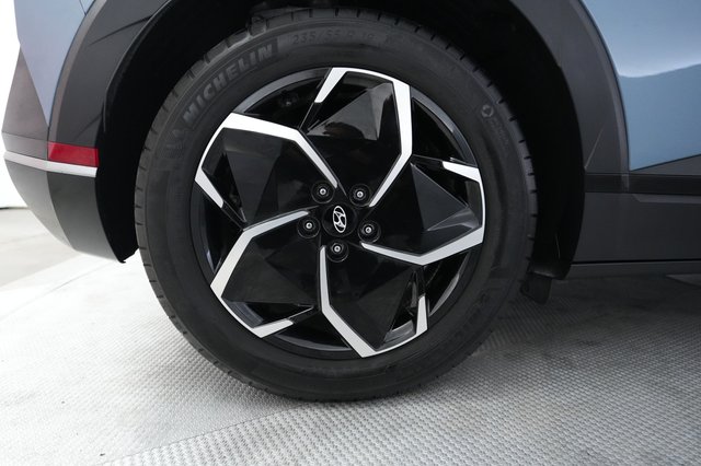 2024 Hyundai IONIQ 5 — photo 17 of 24