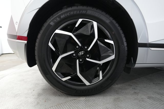 2024 Hyundai IONIQ 5 — photo 17 of 21