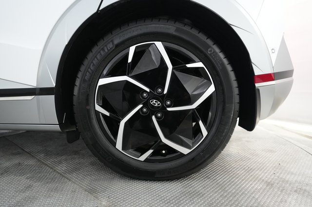 2024 Hyundai IONIQ 5 — photo 7 of 21