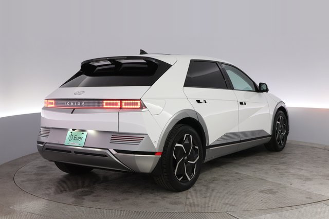 2024 Hyundai IONIQ 5 — photo 2 of 21