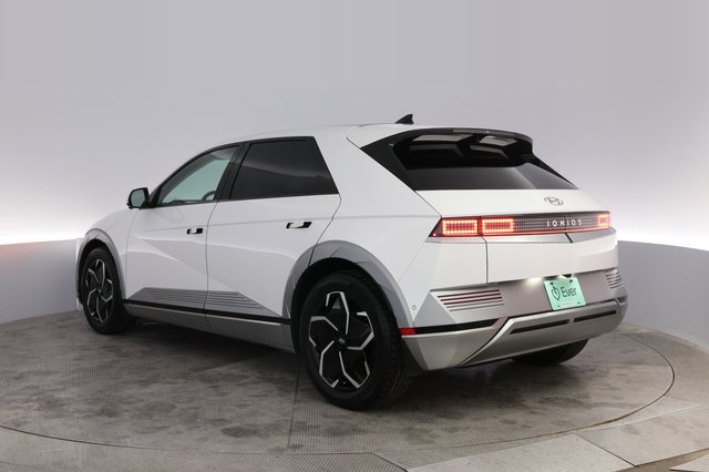 2024 Hyundai IONIQ 5 — photo 13 of 21