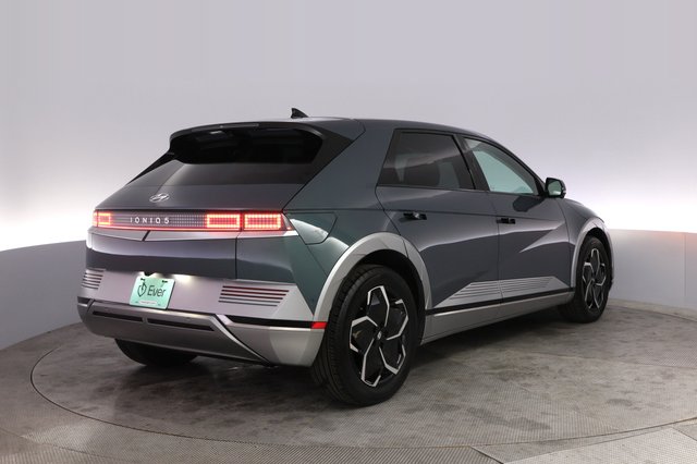 2024 Hyundai IONIQ 5 — photo 2 of 24