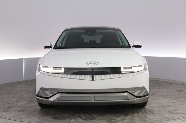 2024 Hyundai IONIQ 5 — photo 9 of 24