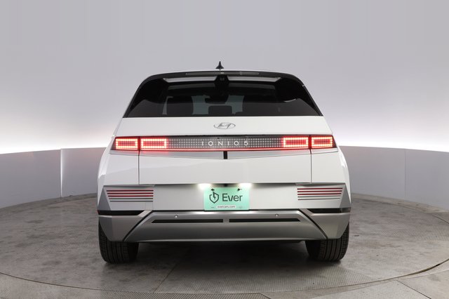 2024 Hyundai IONIQ 5 — photo 12 of 24