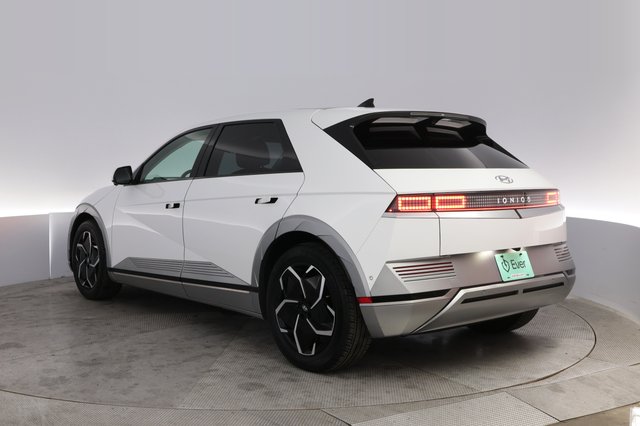2024 Hyundai IONIQ 5 — photo 13 of 24