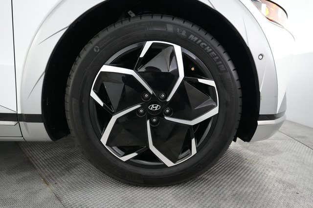 2024 Hyundai IONIQ 5 — photo 16 of 24