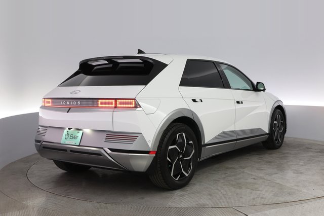 2024 Hyundai IONIQ 5 — photo 2 of 24