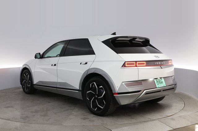 2024 Hyundai IONIQ 5 — photo 13 of 24