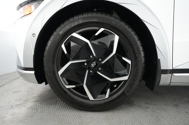2024 Hyundai IONIQ 5 — photo 15 of 24