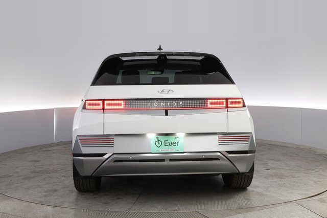 2024 Hyundai IONIQ 5 — photo 12 of 24