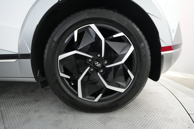 2024 Hyundai IONIQ 5 — photo 7 of 24