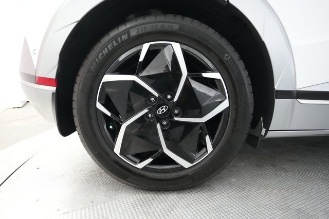 2024 Hyundai IONIQ 5 — photo 17 of 24