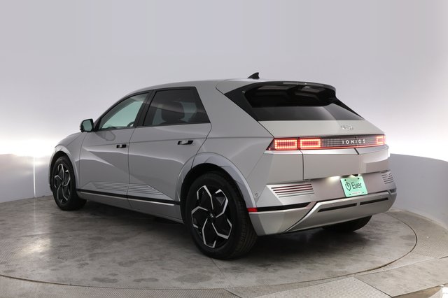 2024 Hyundai IONIQ 5 — photo 2 of 21