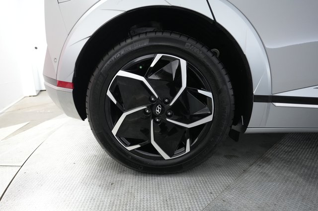 2024 Hyundai IONIQ 5 — photo 14 of 21