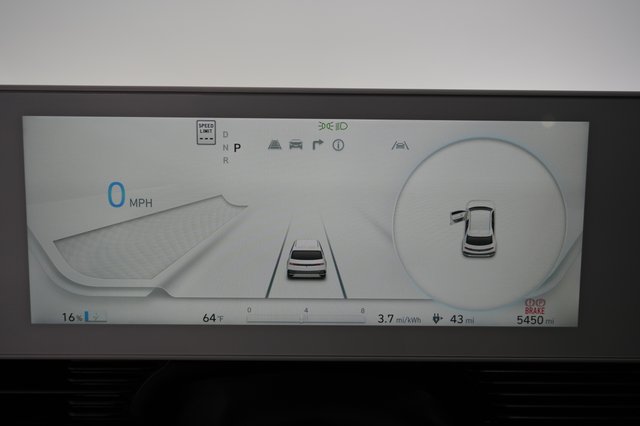 2024 Hyundai IONIQ 5 — photo 5 of 21