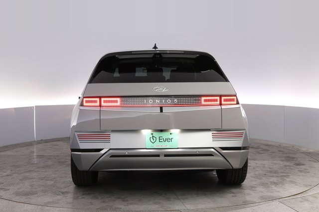 2024 Hyundai IONIQ 5 — photo 12 of 21
