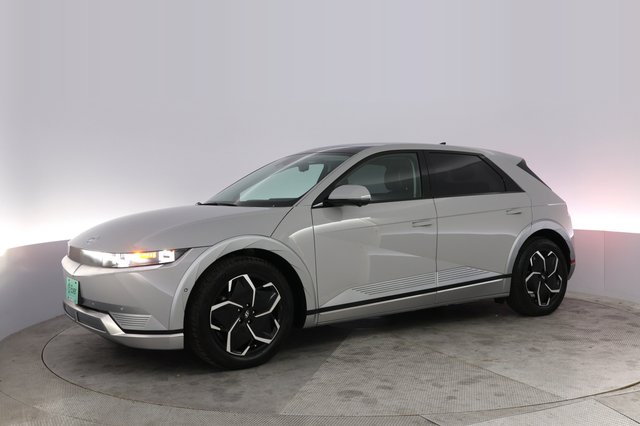 2024 Hyundai IONIQ 5 — photo 13 of 21
