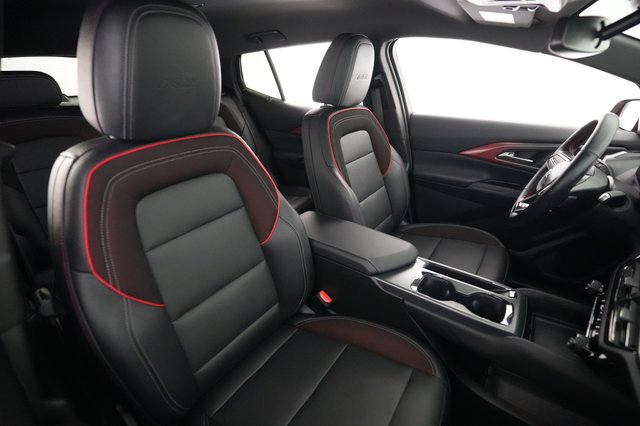 2024 Chevrolet Equinox EV — photo 18 of 23