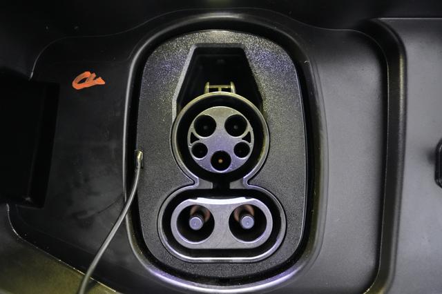 2024 Chevrolet Equinox EV — photo 8 of 23