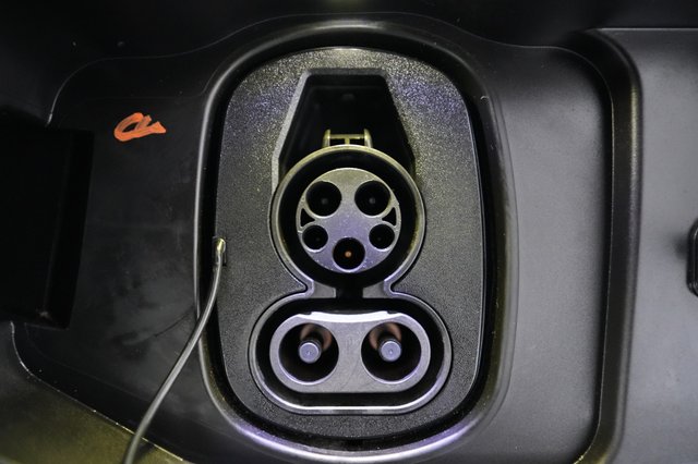 2024 Chevrolet Equinox EV — photo 8 of 23