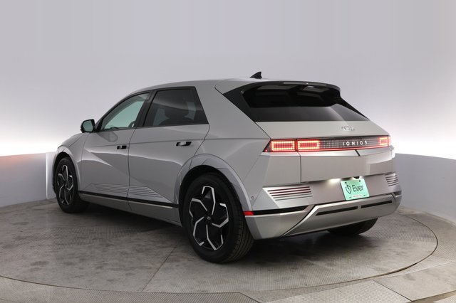 2024 Hyundai IONIQ 5 — photo 13 of 25