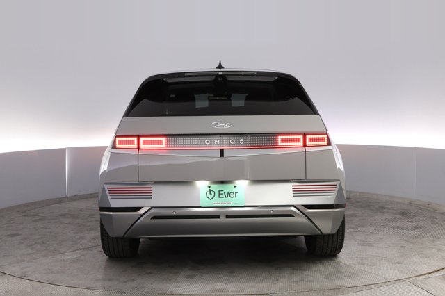 2024 Hyundai IONIQ 5 — photo 12 of 25