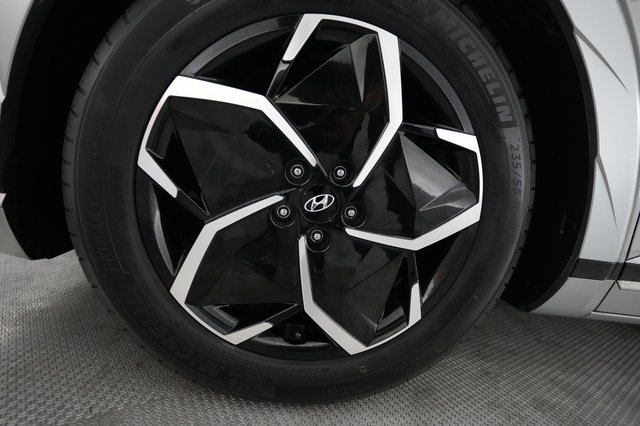 2024 Hyundai IONIQ 5 — photo 17 of 25