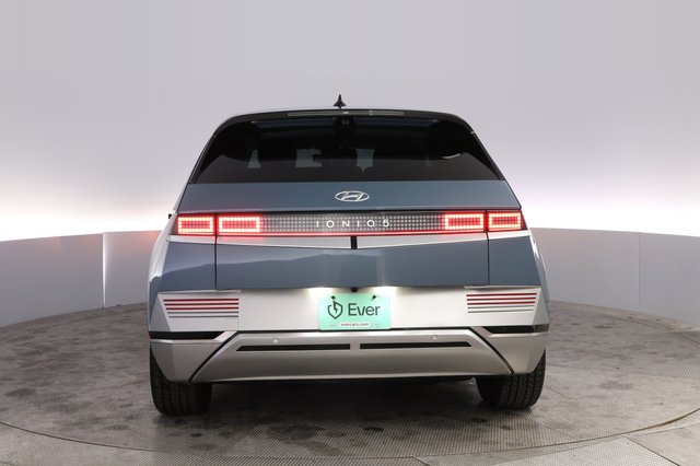 2024 Hyundai IONIQ 5 — photo 12 of 21