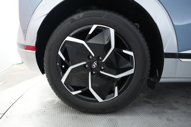 2024 Hyundai IONIQ 5 — photo 17 of 21